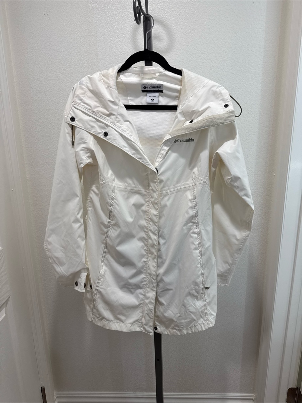Columbia Women's White Hooded Trench Coat size Medium